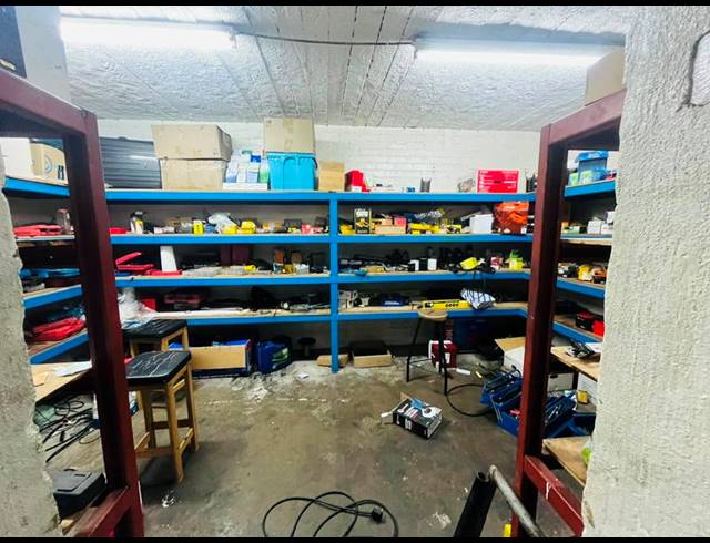 BUSINESS FOR SALE IN KNIGHTS